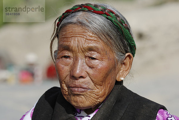 Tibetische Frau  Portrait  Festung Yumbulagang  Yarlung-Tal  Tsetang  Tibet  China  Asien