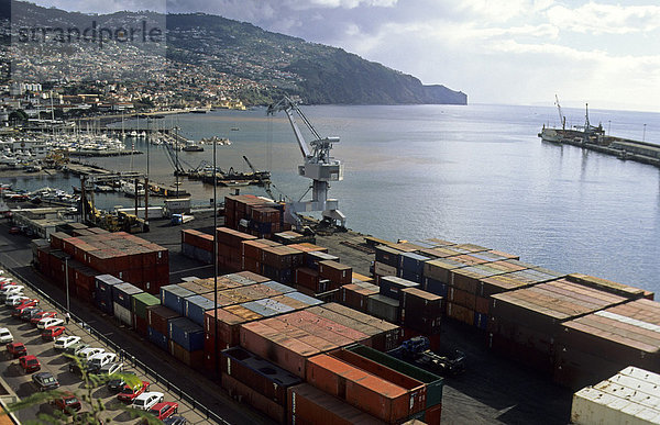 Containerhafen  Export von Bananen  Funchal  Madeira  Europa