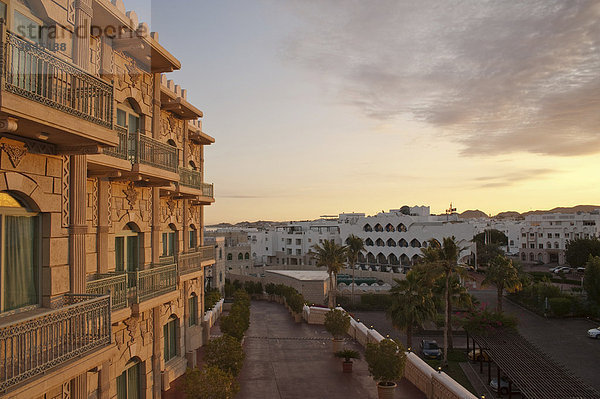 Fassade des Grand Hyatt Muscat am frühen Morgen  Muscat  Maskat  Oman  Naher Osten