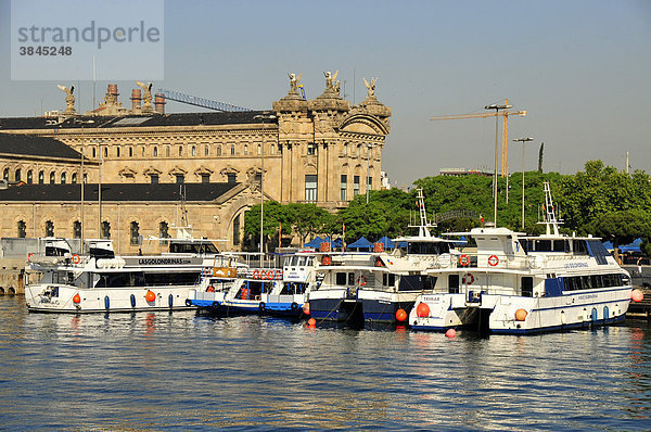 Ausflugsboote im Alten Hafen  Barcelona  Spanien  Iberische Halbinsel  Europa