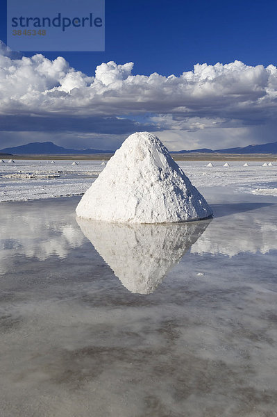 Salzpyramide  Salar de Uyuni  Potosi  Bolivien  Europa