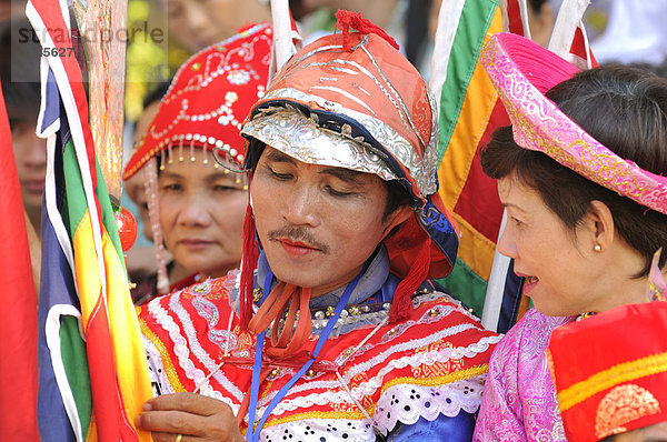 Geschminkter Tänzer beim wichtigsten Fest der Cham  Tempel von Po Nagar  Nha Trang  Vietnam  Südostasien