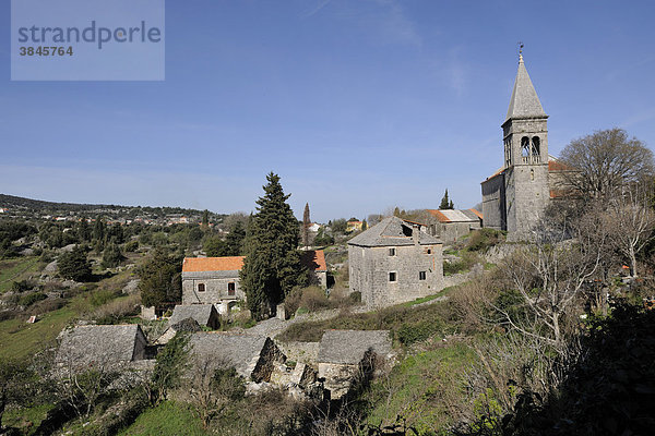 Kirche Sv. Duh  Skrip  Insel Brac  Kroatien  Europa