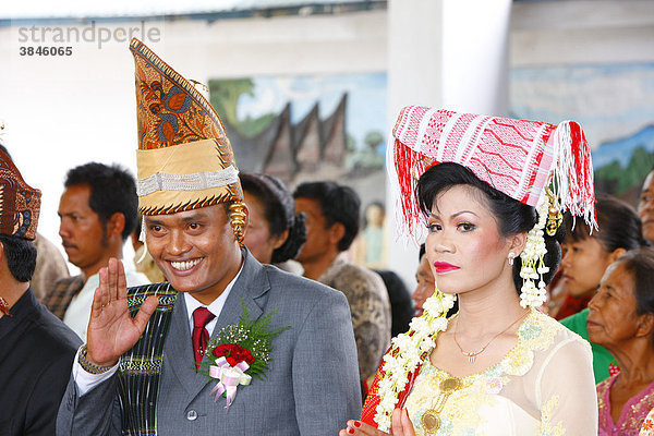 Brautpaar  Hochzeitszeremonie  Siantar  Batak Region  Sumatra  Indonesien  Asien
