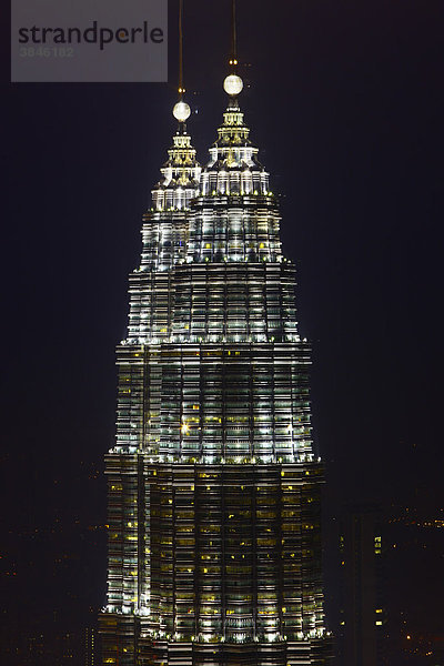 Petronas Twin Towers  Nachtaufnahme  Kuala Lumpur  Malaysia  Asien