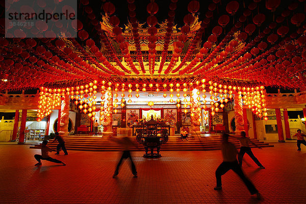 Tíai-Chi-Chíuan oder chinesisches Schattenboxen  chinesischer Thean Hou Tempel  Kuala Lumpur  Malaysia  Asien