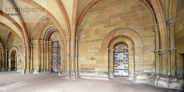 Paradies  überdachter Vorraum  Portal  Klosterkirche  Kloster Maulbronn  Zisterzienserabtei  UNESCO Weltkulturerbe  Kraichgau  Baden-Württemberg  Deutschland  Europa