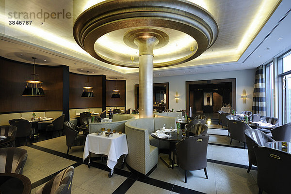 Restaurant Paroli  Hotel de Rome  Nobelhotel  historisches 5-Sterne-Hotel der Hotelgruppe The Rocco Forte Collection  am Bebelplatz  Behrenstraße 37  Berlin Mitte  Deutschland  Europa