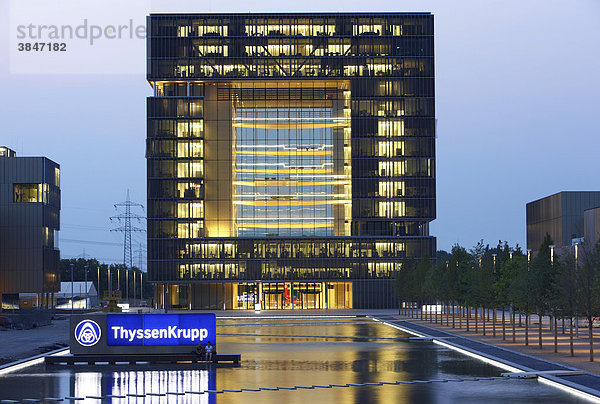 Thyssenkrupp Konzernzentrale  Gebäude Q1  Neubau im Westen von Essen  dem Kruppgürtel  Nordrhein-Westfalen  Deutschland  Europa