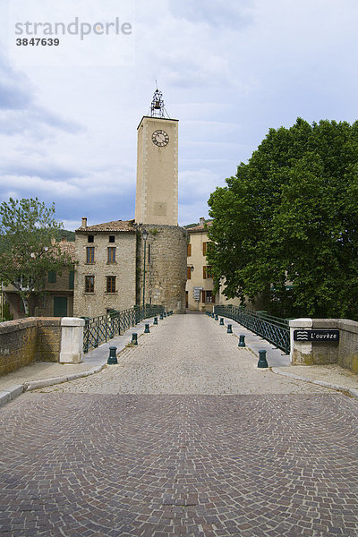 Brücke über die Ouveze  Pierrelongue  Provence  Südfrankreich  Frankreich  Europa