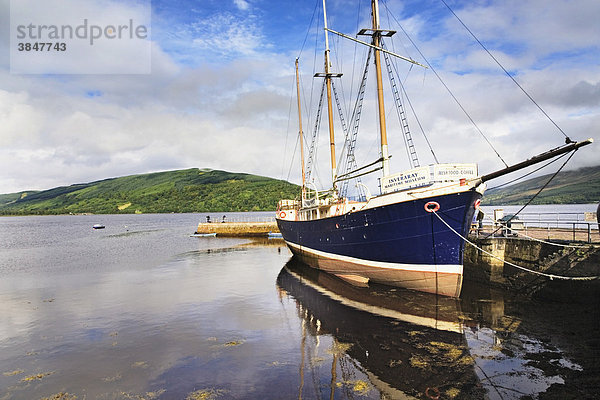 Maritime Museum auf einem Segelschiff im Hafen von Inveraray am Loch Fyne  Argyll  Schottland  Großbritannien  Europa