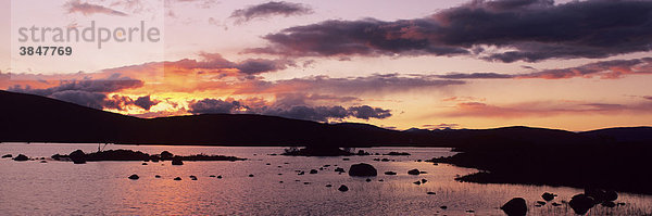 Loch Na H'Achlaise und Black Mount  Rannoch Moor  Highlands  Schottland  Großbritannien  Europa