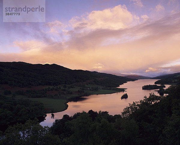Aussicht vom Queen's View auf Loch Tummel  Tayside Region  Schottland  Großbritannien  Europa