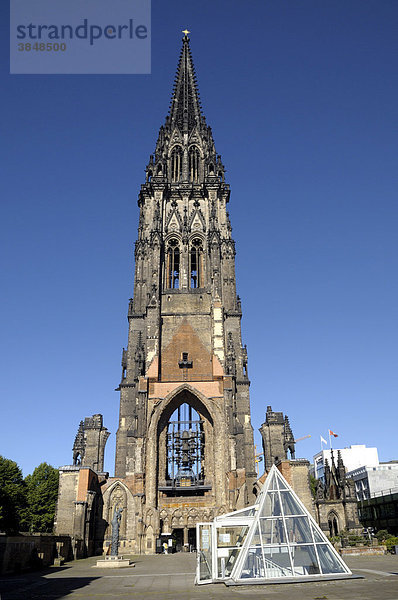 Mahnmal St. Nikolai  Turm der Nikolaikirche  Hamburg  Deutschland  Europa