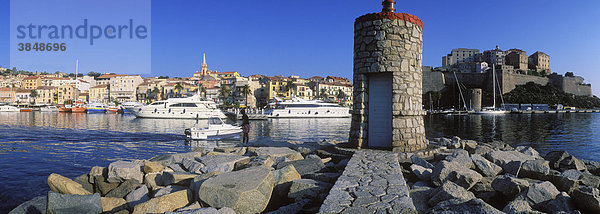 Hafen und Zitadelle von Calvi  Balagne  Insel Korsika  Frankreich  Europa