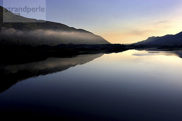 Upper Lake See vor Sonnenaufgang  Killarney National Park  Republik Irland  Europa
