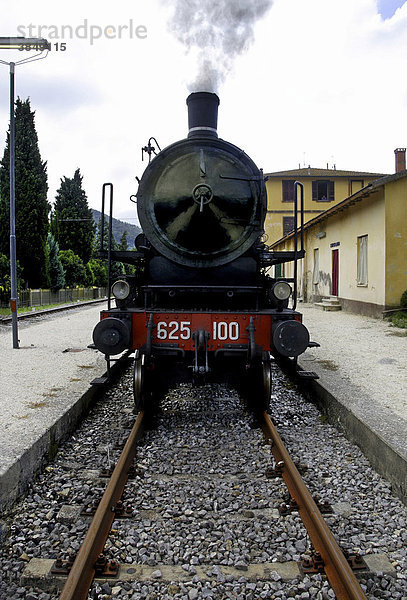 Alte italienische Dampflokomotive FS625.100 am Bahnhof  Monte Amiata  Italien  Europa
