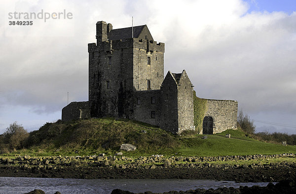 Dunquaire Castle  Kinvarra  County Galway  Republik Irland  Europa