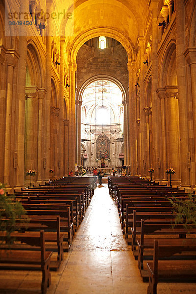 Innenraum der Kathedrale von Lissabon  Catedral SÈ Patriarcal  Lissabon  Portugal  Europa