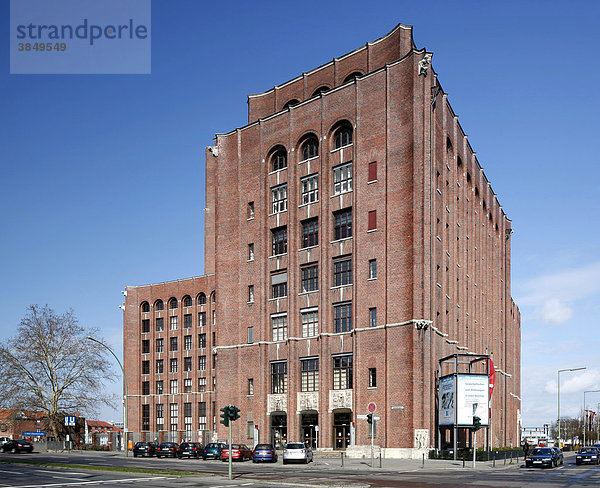 Ullsteinhaus Berlin  ehemalige Zentrale des Ullstein-Verlags  Expressionismus  Büro- und Veranstaltungszentrum  Tempelhof  Berlin  Deutschland  Europa