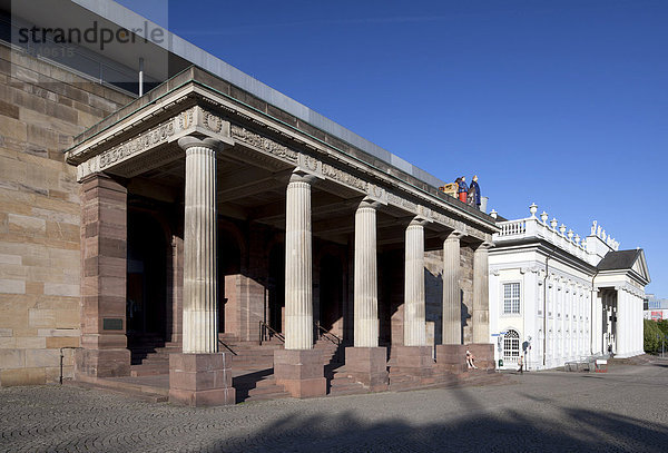 Portikus des ehemaligen Residenzpalais  Museum Fridericianum  Kassel  Hessen  Deutschland  Europa