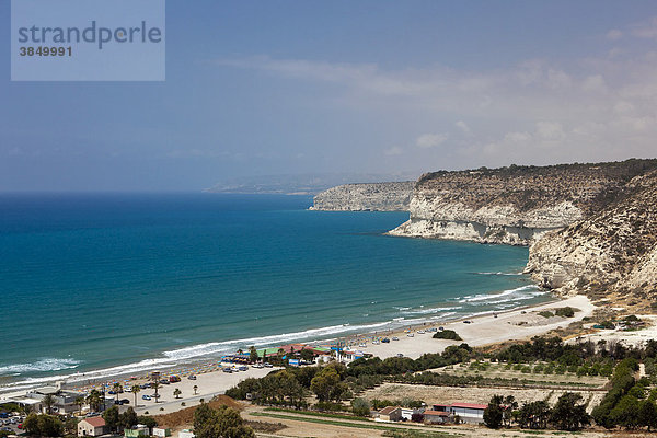 Küste unterhalb der antiken Stätte Kourion  Kourion Beach  nahe Episkopi  Südzypern  Südküste  griechisch  Insel Zypern  Südeuropa