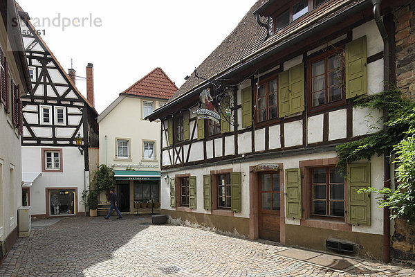 Fachwerkhäuser in der Altstadt von Neustadt an der Weinstraße  Rheinland-Pfalz  Deutschland  Europa
