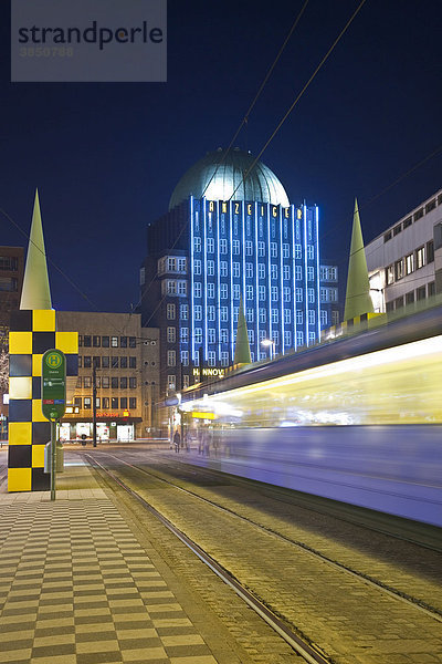 Haltestelle Steintor  U-Bahn-Station  Kunstprojekt BUSSTOPS  Anzeiger-Hochhaus  Hannover  Niedersachsen  Deutschland  Europa