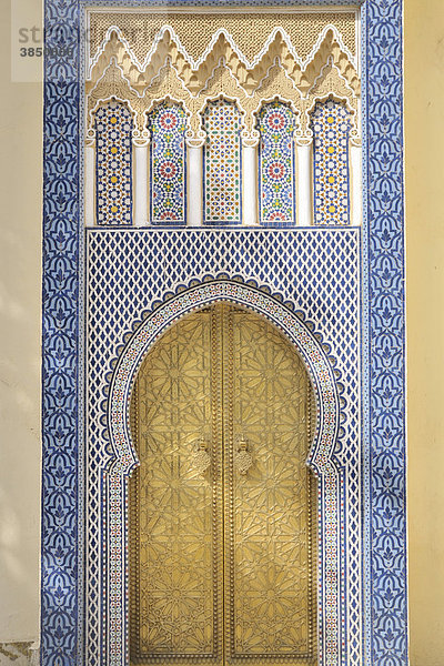 Portal des Königspalastes  Palais Royal  Dar el-Makhzen  am Place des Alaouites in Fes Djedid  Fes  Marokko  Afrika