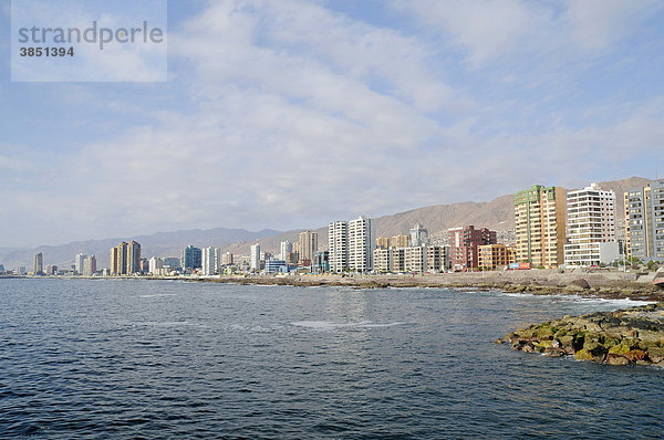 Strand  Küste  Hochhäuser  Antofagasta  Norte Grande  Nordchile  Südamerika