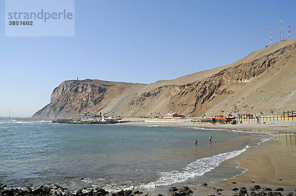 El Laucho  Badestrand  Strand  Meer  Küste  Wüstenberge  Wüste  Arica  Norte Grande  Nordchile  Chile  Südamerika