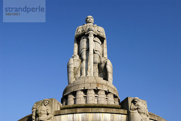 Das Bismarck-Denkmal im Alten Elbpark in Hamburg  Deutschland  Europa