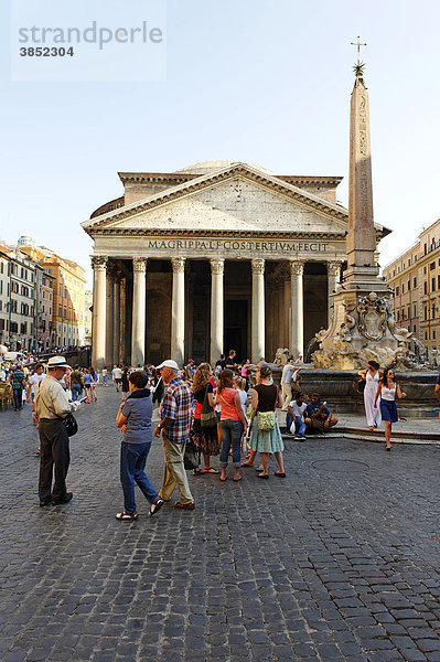 Pantheon an der Piazza della Rotonda  Rom  Italien  Europa
