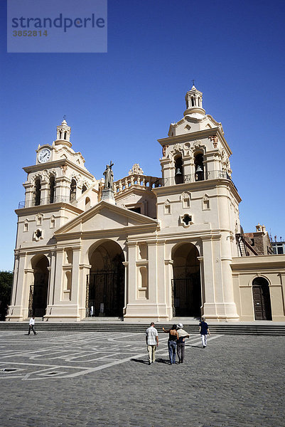 Kathedrale  Iglesia Catedral  am Platz Plaza San Martin  Cordoba  Argentinien  Südamerika