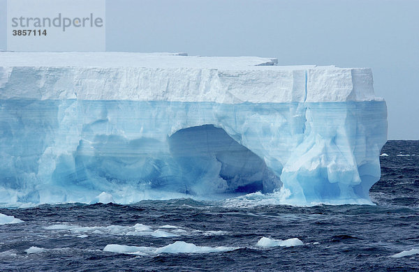 Blauer Tafeleisberg  Ross Sea  Südpolarmeer  Antarktis