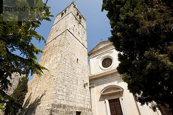 Kirchturm in Bale  Istrien  Kroatien  Europa