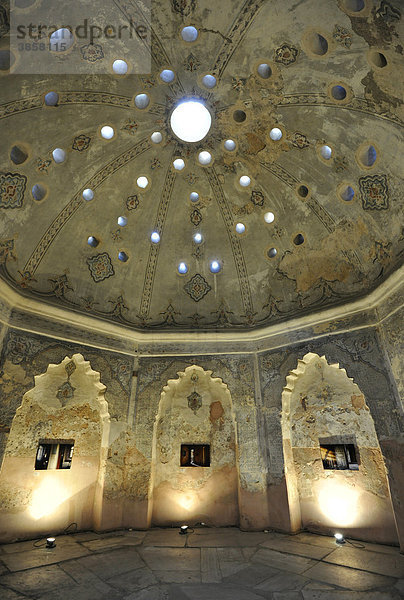 Innenaufnahme  Galerie und Kuppel des türkischen Paradisos Bad Bey Hamam  Thessaloniki  Chalkidiki  Makedonien  Griechenland  Europa