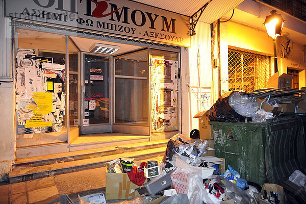 Nachtaufnahme  Müllberge in Thessaloniki  Chalkidiki  Makedonien  Griechenland  Europa