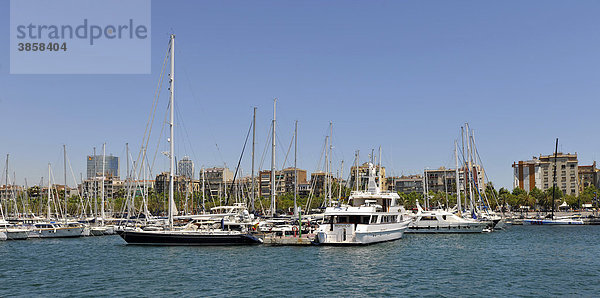 Yachten im Hafen Port Vell  Barcelona  Katalonien  Spanien  Europa