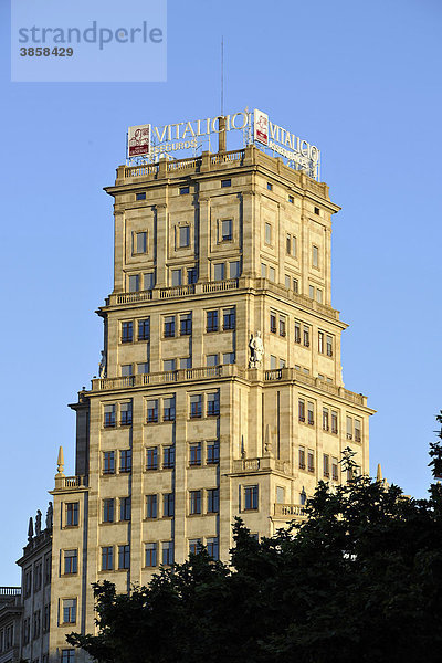 Gebäude der Versicherung Vitalicio Seguros  PlaÁa de Catalunya  Barcelona  Katalonien  Spanien  Europa