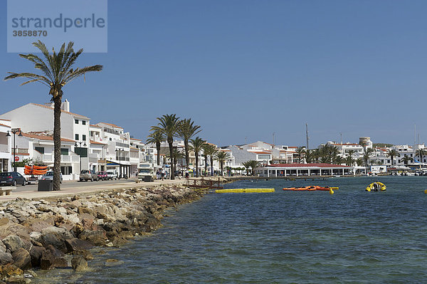 Die kleine Hafenstadt Fornells im Norden von Menorca  Balearen  Spanien  Europa