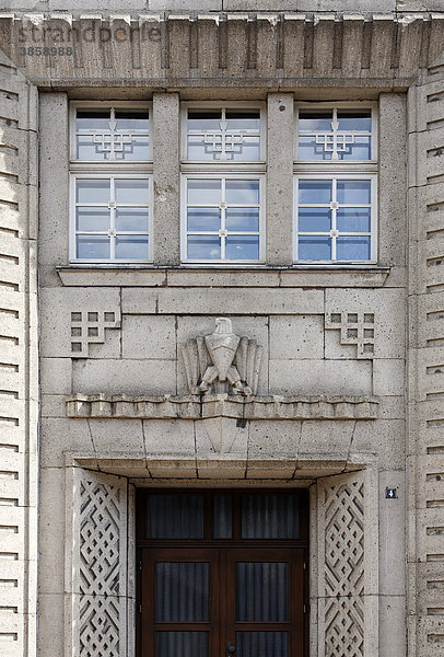 Portal im Stil des rheinischen Expressionismus  Polizeigebäude Oberhausen  Nordrhein-Westfalen  Ruhrgebiet  Deutschland  Europa