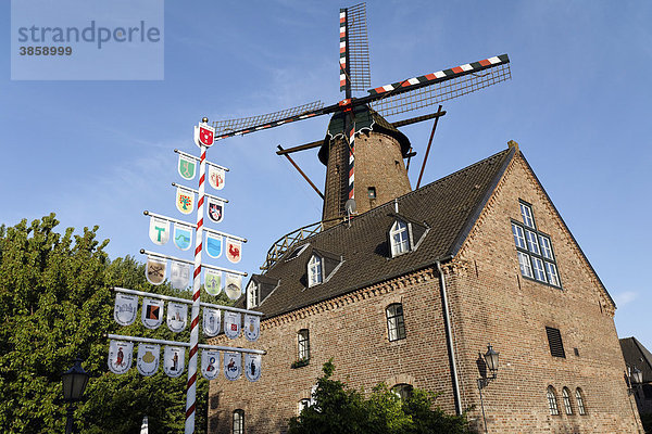 Kalkarer Mühle  historische Turmwindmühle  Kalkar  Niederrhein  Nordrhein-Westfalen  Deutschland  Europa