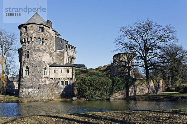 Schloss Hülchrath  Wasserburg  Grevenbroich  Niederrhein  Nordrhein-Westfalen  Deutschland  Europa