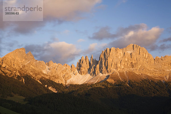 Rosengarten  Catinaccio  bei Sonnenuntergang  Dolomiten  Trentino-Südtirol  Italien  Europa
