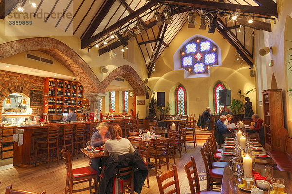 Restaurant Sol y Sombra in alter Kirche  Killorglin  Ring of Kerry  County Kerry  Irland  Britische Inseln  Europa