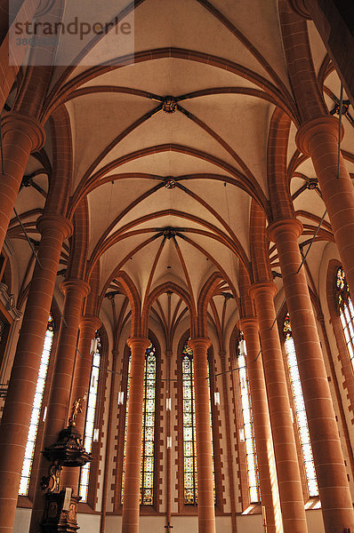 Kreuzgewölbe mit Säulen der Heilig Geist Kirche  Spätgotik  um 1400  Heiliggeiststraße 17  Heidelberg  Baden-Württemberg  Deutschland  Europa