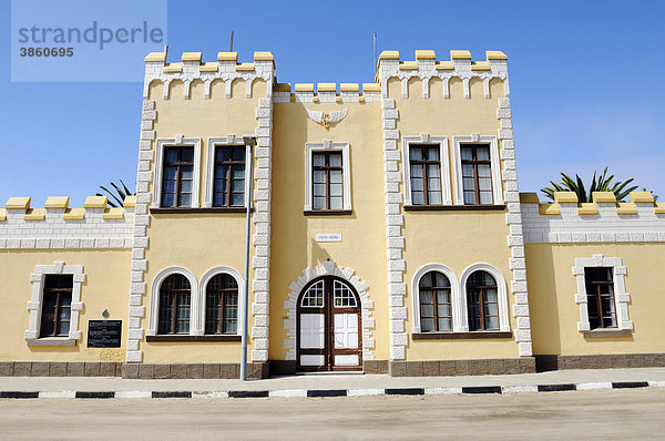 Alte Kaserne  Architektur aus deutscher Kolonialzeit  heute Jugendherberge  Swakopmund  Region Erongo  Namibia  Afrika