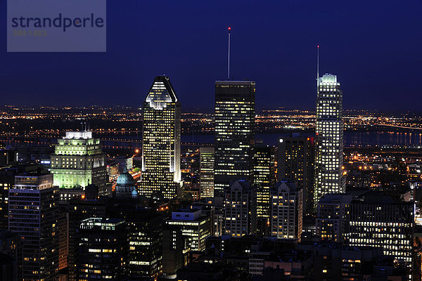 Skyline vom Aussichtsberg Mont Royal aus gesehen  Montreal  Quebec  Kanada