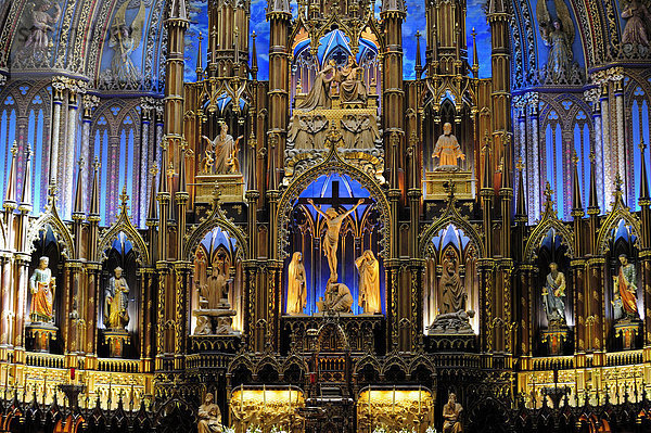 Der Altarbereich der Basilika von Notre Dame in der Altstadt von Montreal  Quebec  Kanada